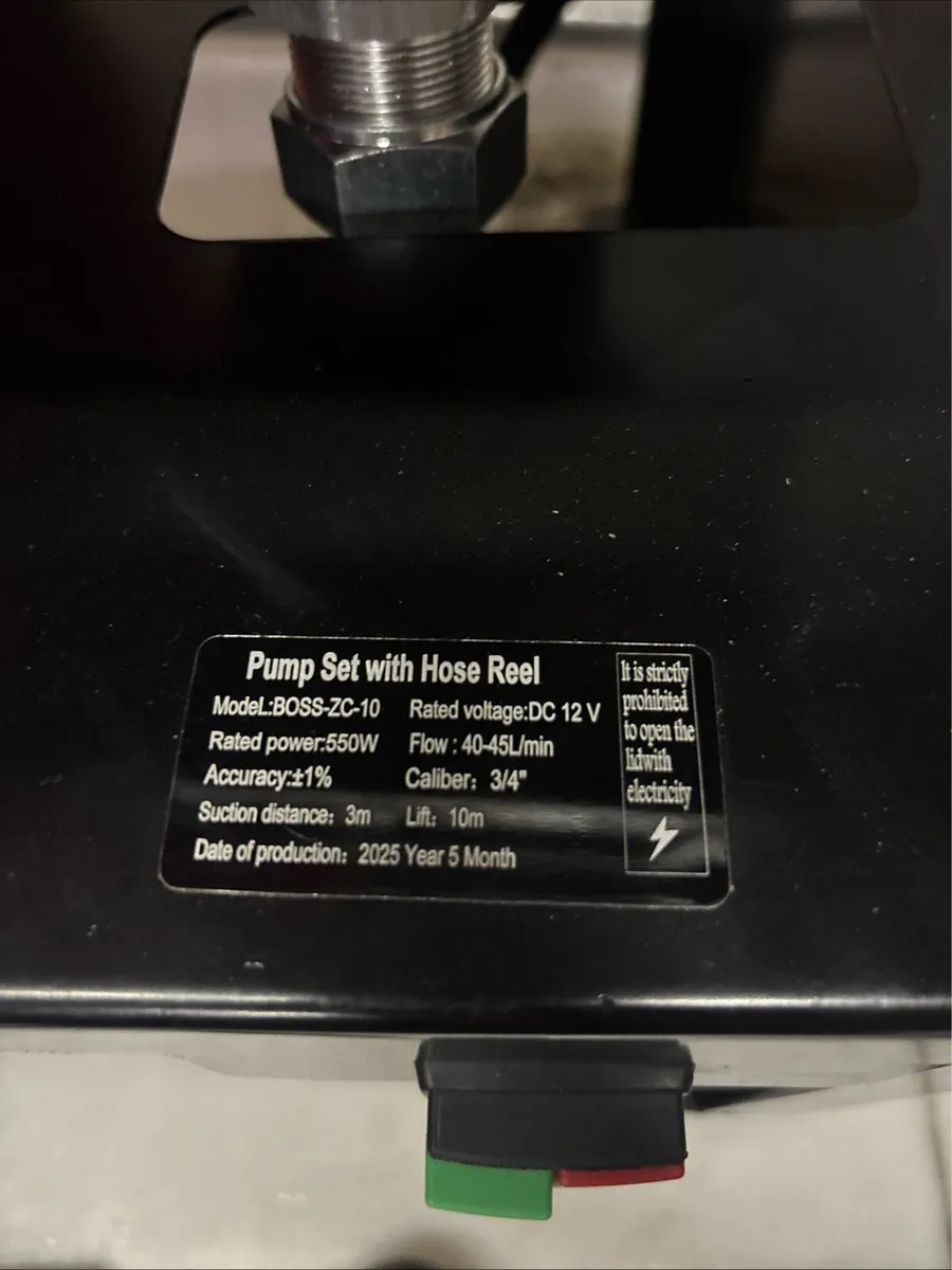 12v fuel transfer pump with meter an  reel - Image 4