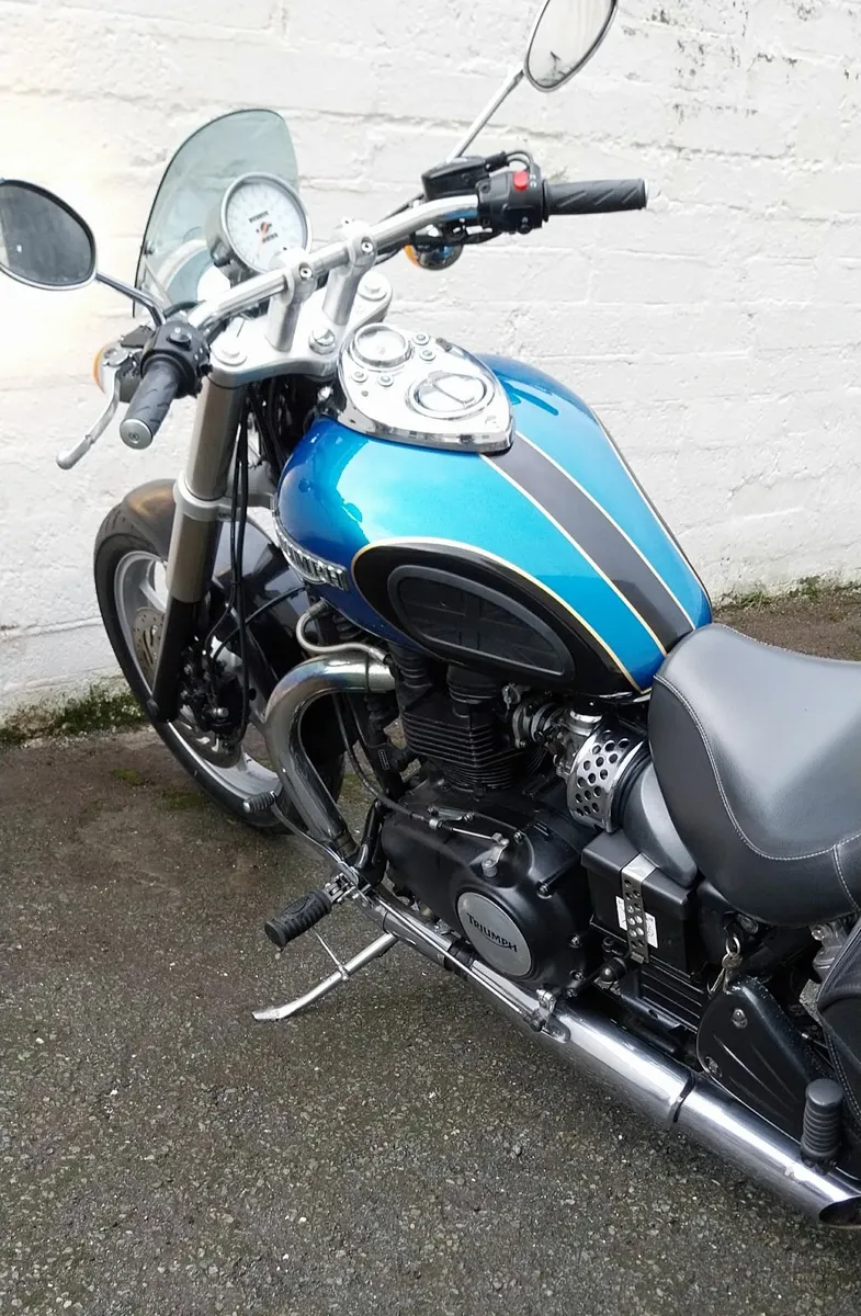 💢06 TRIUMPH SPEEDMASTER💢 - Image 2