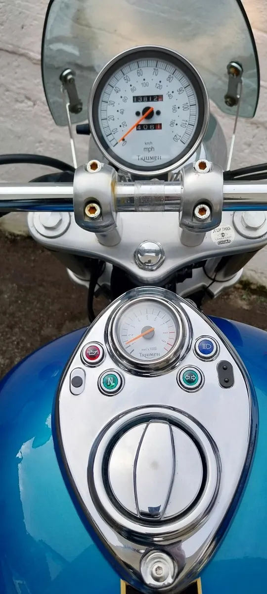 💢06 TRIUMPH SPEEDMASTER💢 - Image 4