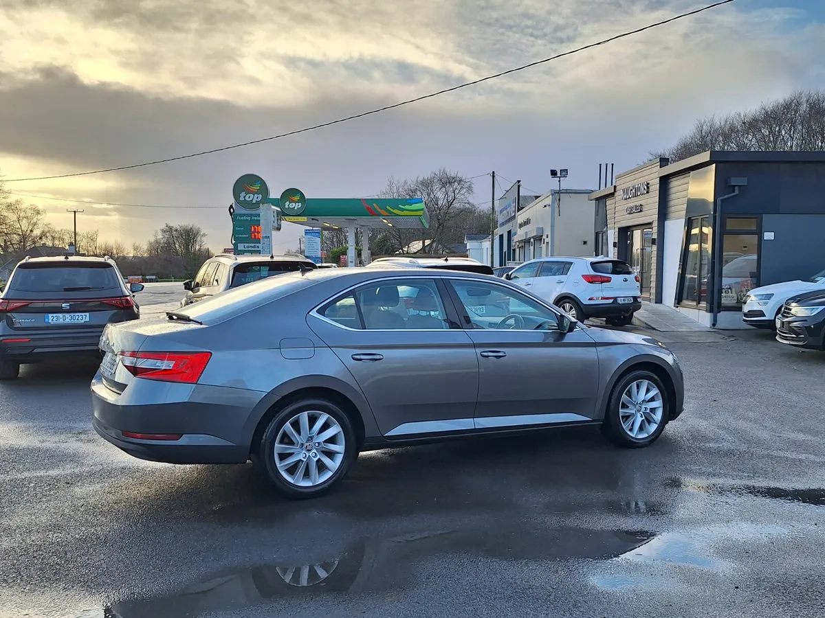 Skoda Superb 2.0 Tdi *High Spec/Heat Seats - Image 3