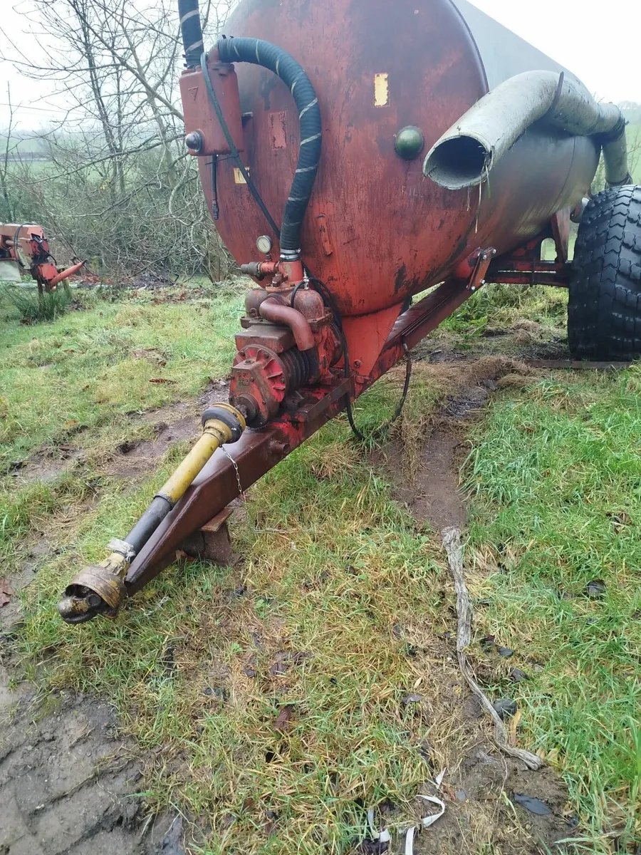 Slurry tanker - Image 1