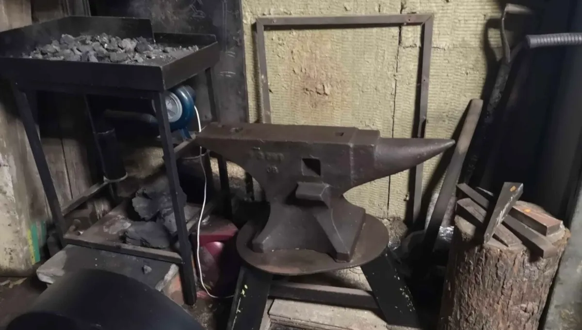 Rare chain makers J B Anvil.  2cwt. - Image 1