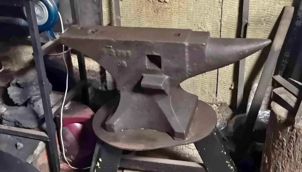 Rare chain makers J B Anvil.  2cwt. - Image 3