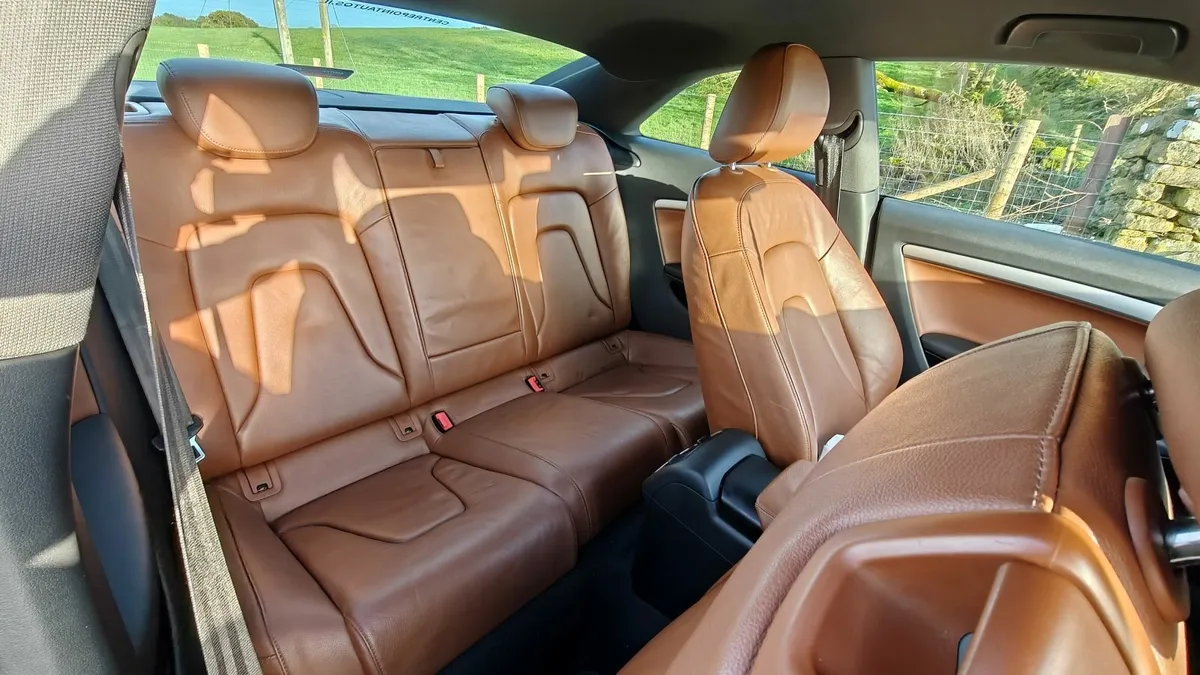 Audi A5 2011 - Image 2