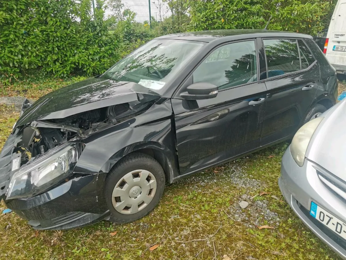 2015 Skoda Fabia Active 1.0mpi 60HP 4DR BLACK - Image 2