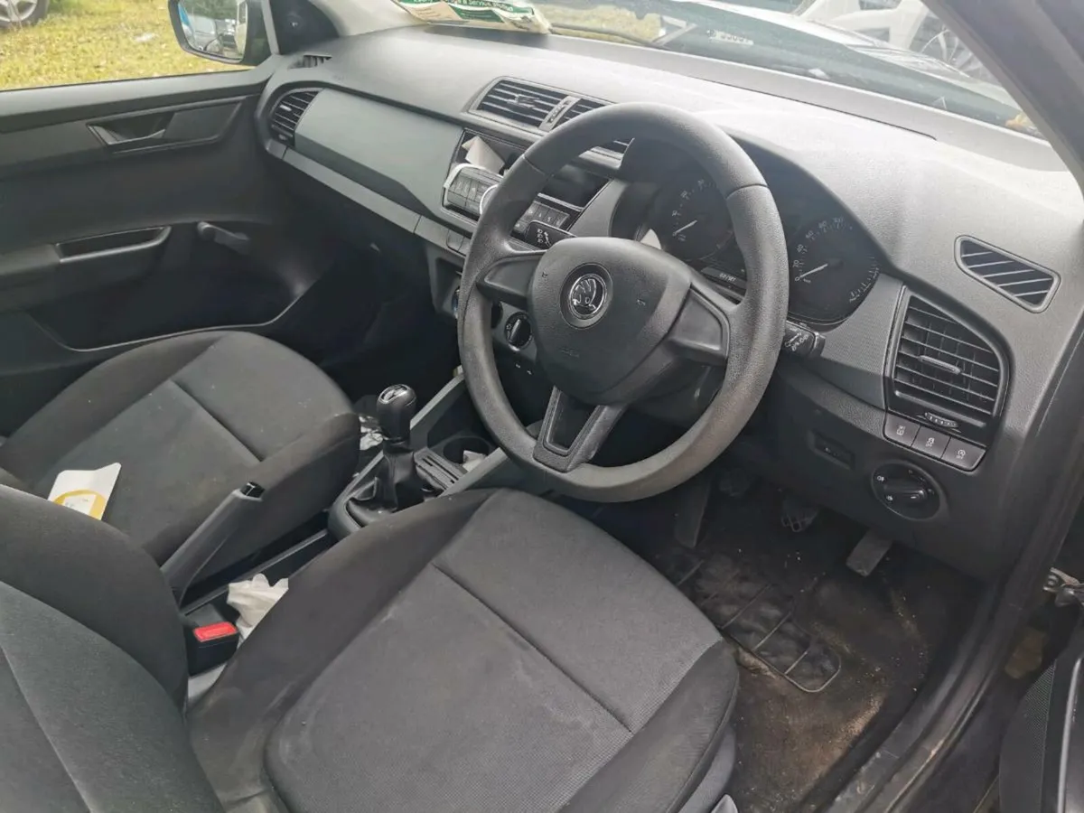 2015 Skoda Fabia Active 1.0mpi 60HP 4DR BLACK - Image 3