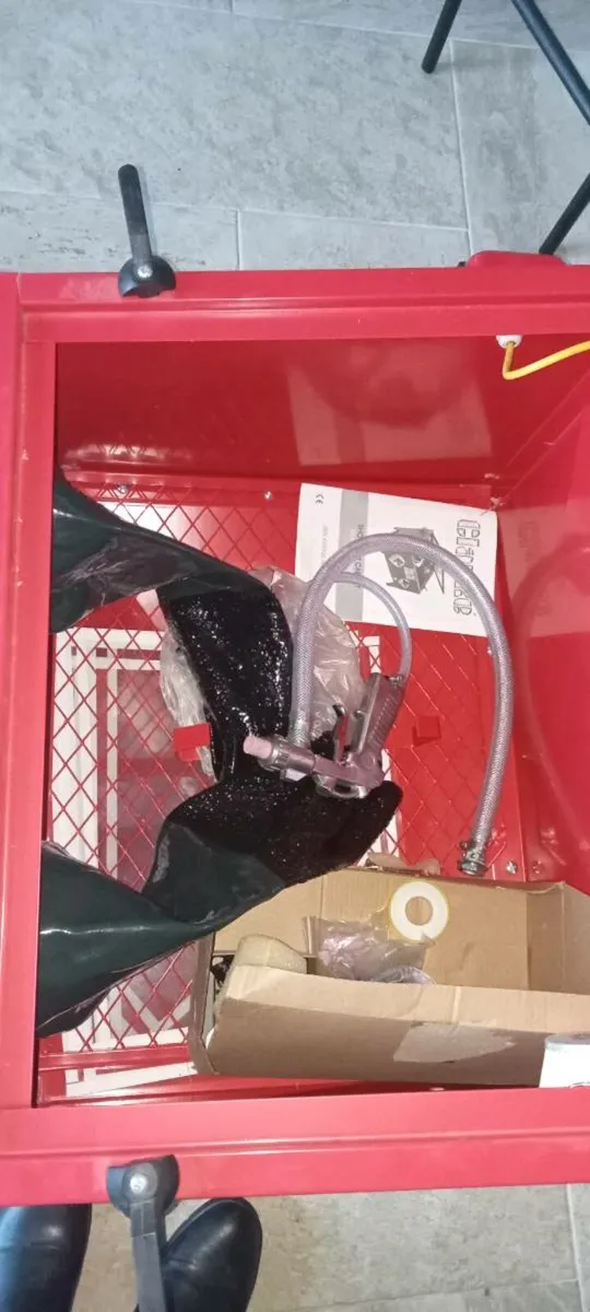 New shot blast cabinet - Image 2