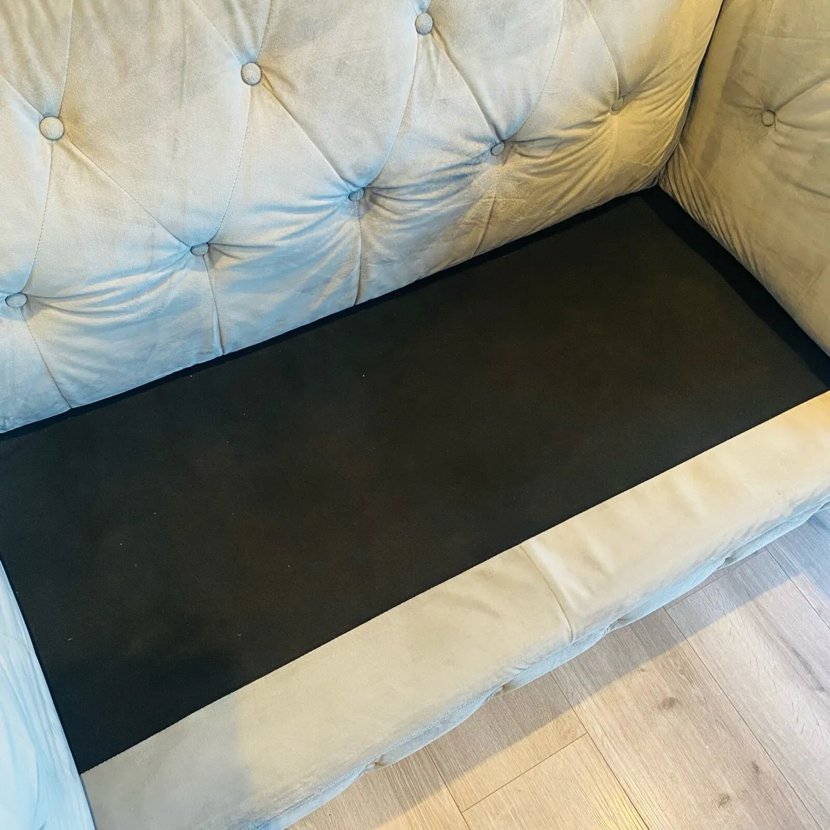 Chesterfield two seater velvet sofa - Image 2