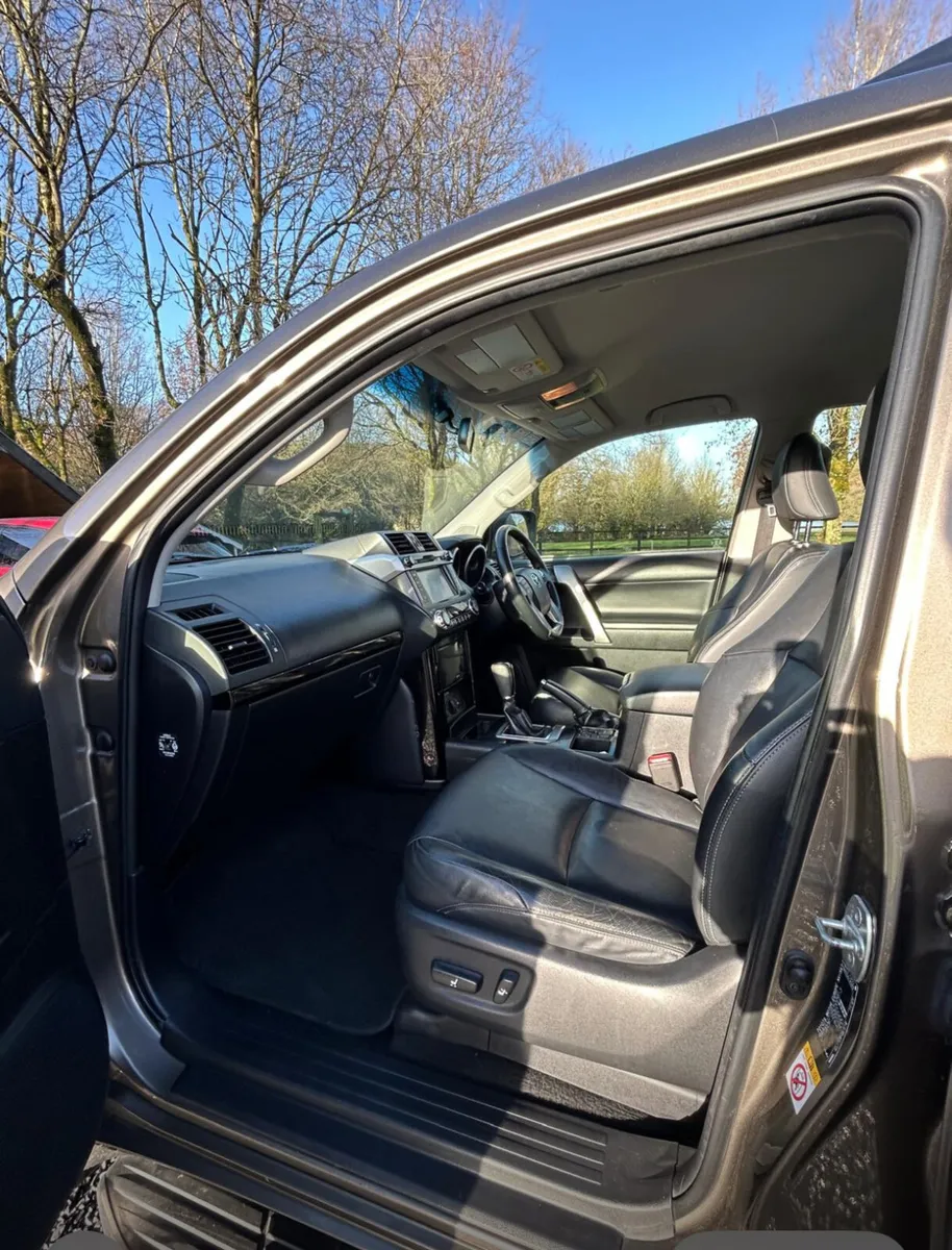 TOYOTA LANDCRUISER - Image 4