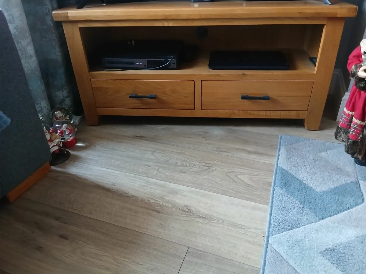 A tv cabinet - Image 3
