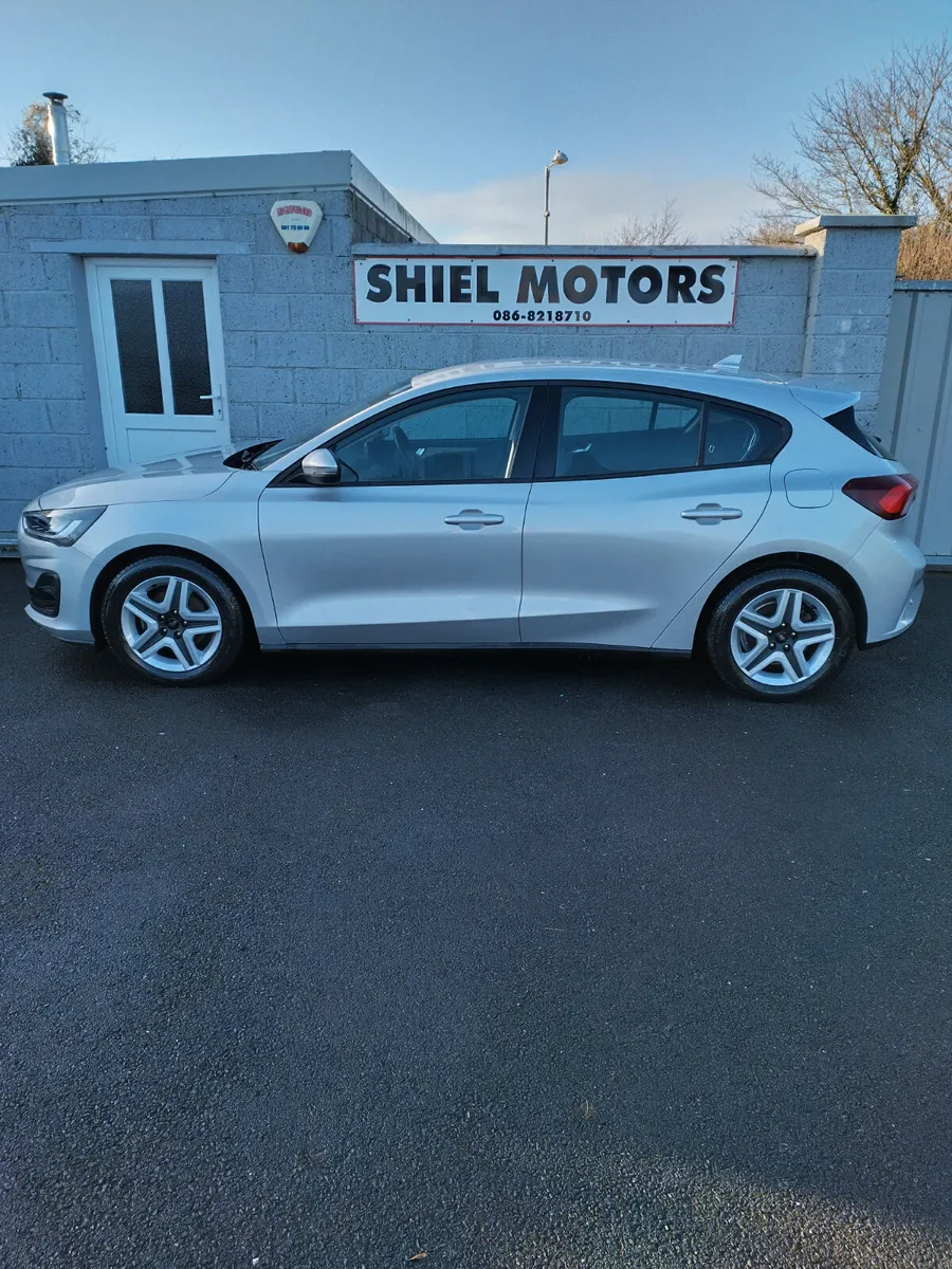 FOCUS 2022 H BACK PETROL MANUAL - Image 3