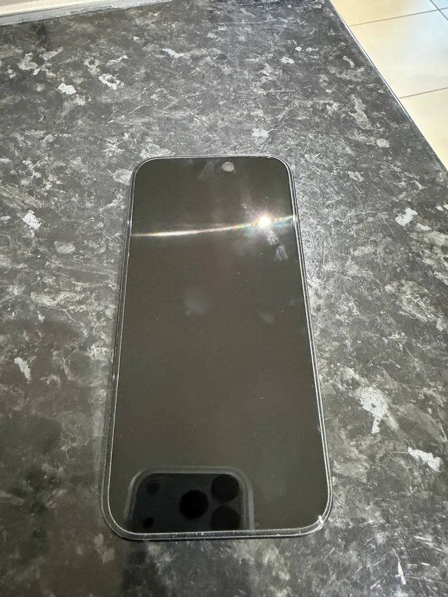iPhone 15 - Image 2