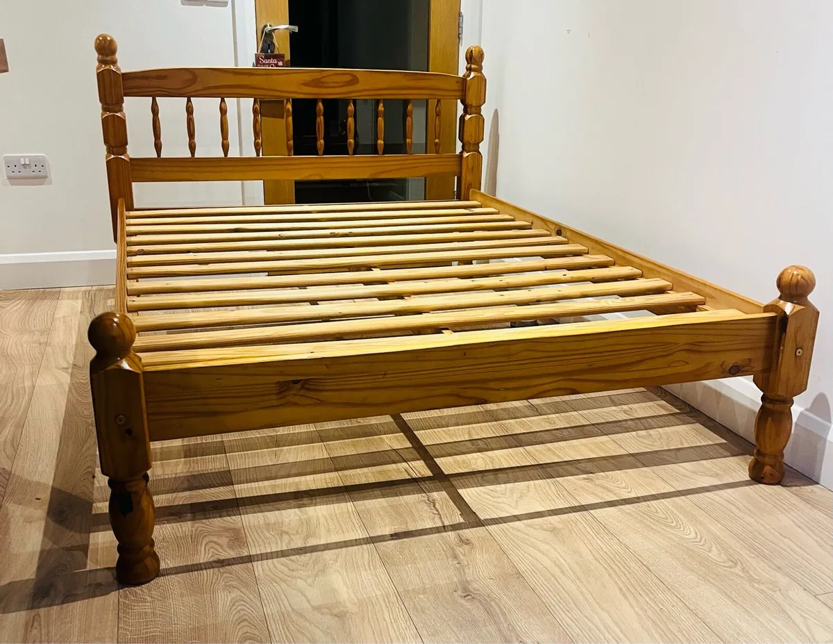 Double bed - Image 1