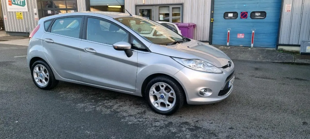 Ford Fiesta 1.25 ZETEC - Image 4