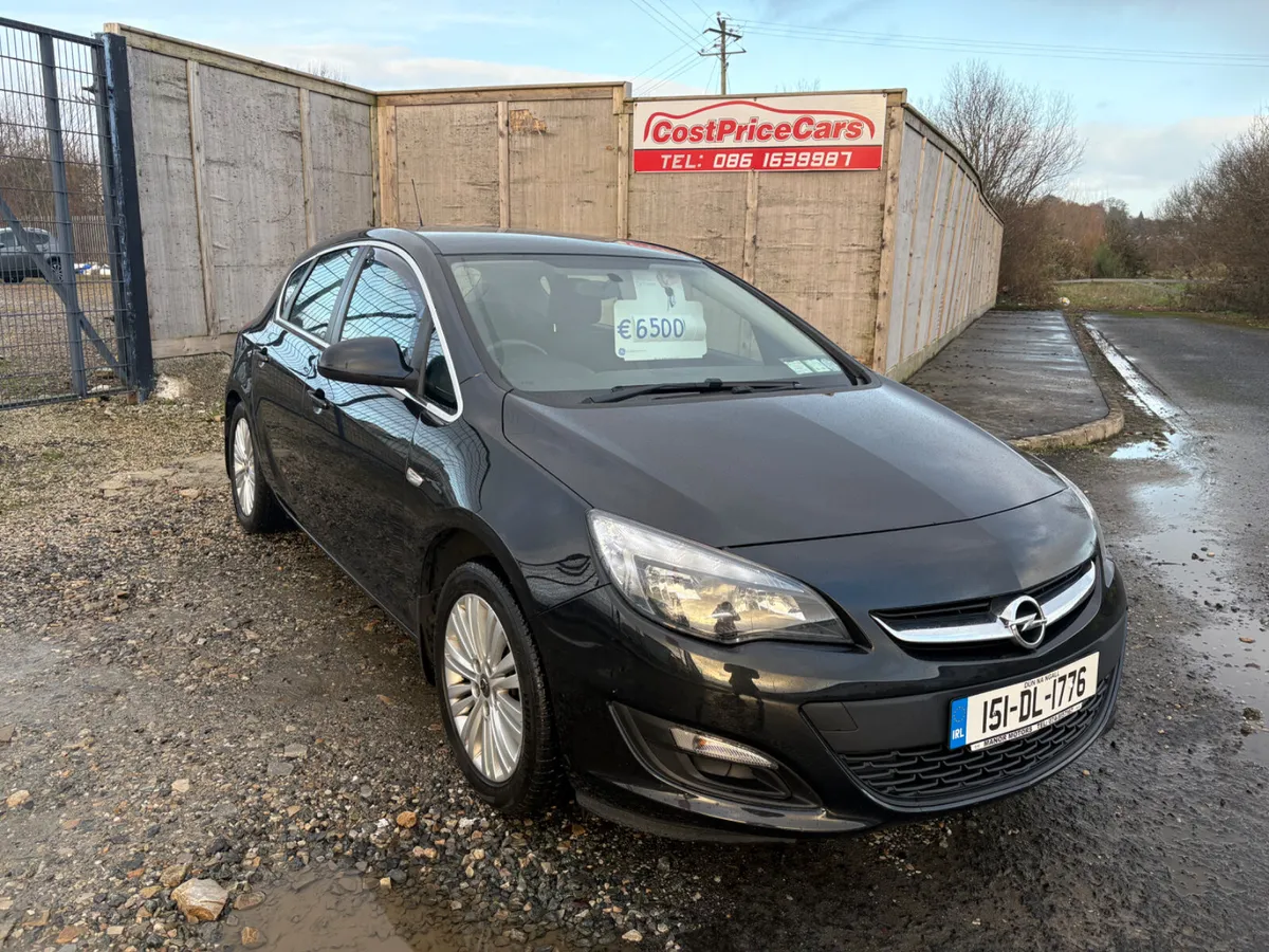 Opel Astra 2015 *LOW KMS* - Image 1