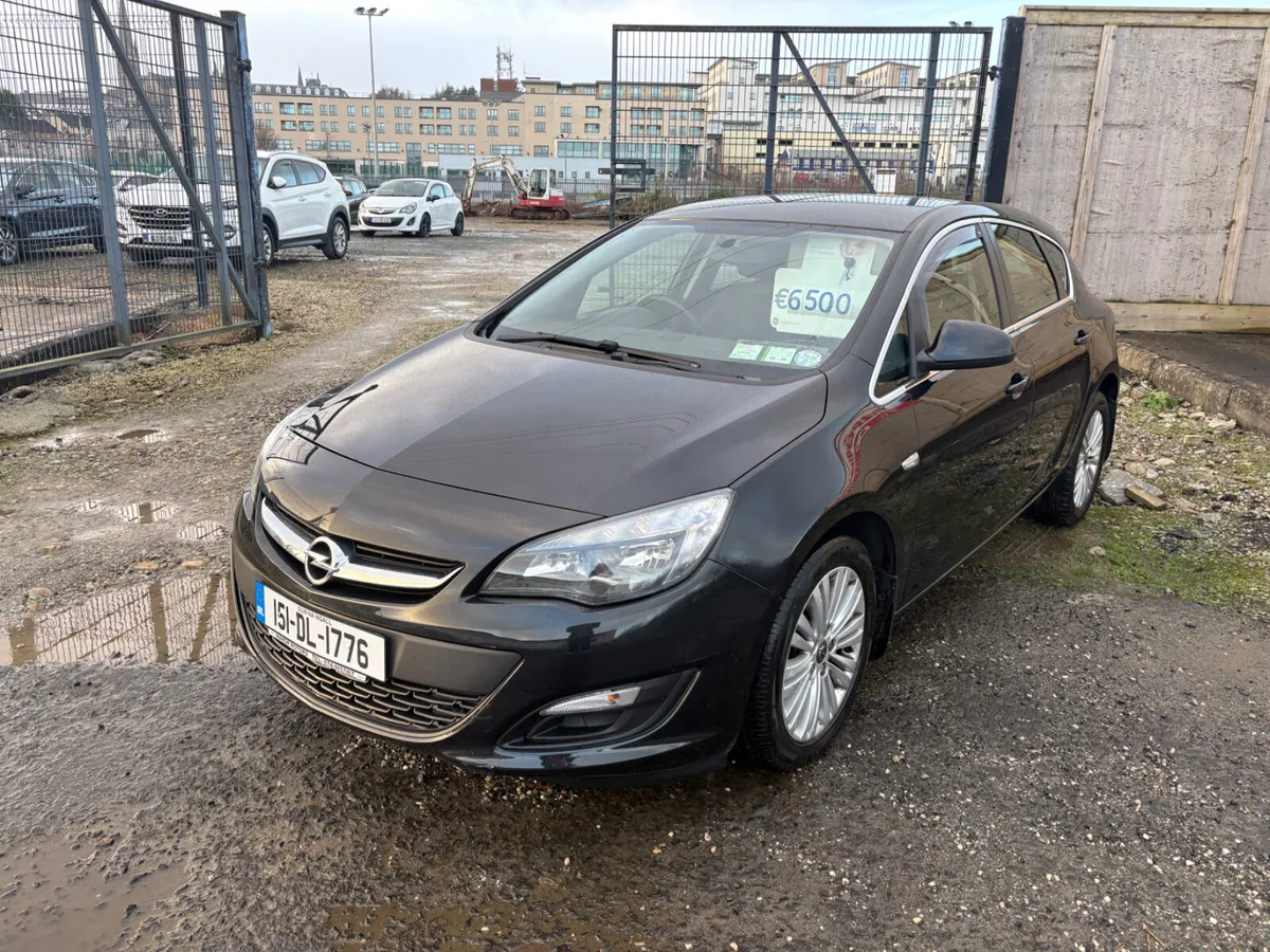 Opel Astra 2015 *LOW KMS* - Image 3