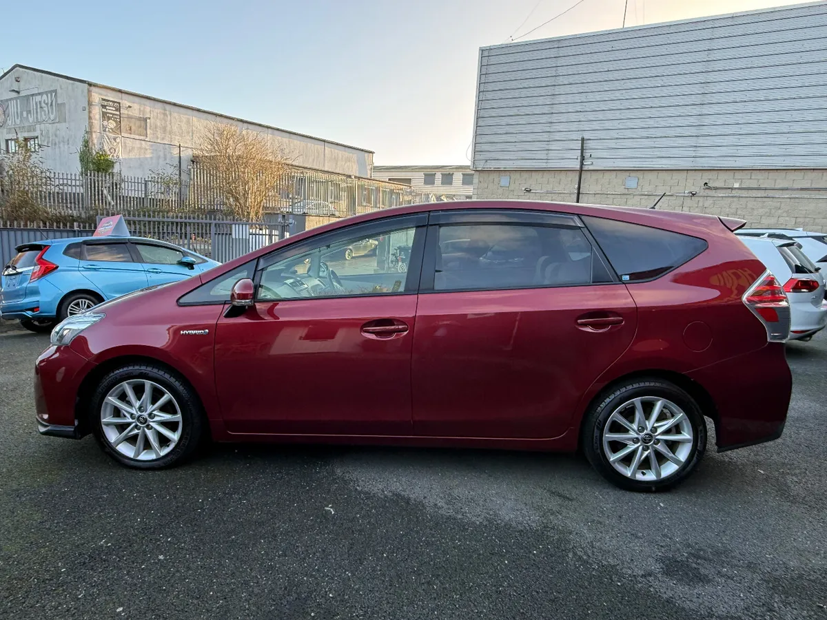 2019 Toyota Prius Alpha Petrol/hybrid - Image 4