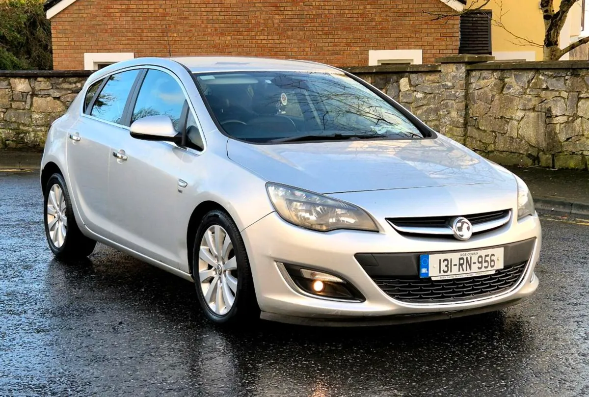 2013 Vauxhall Astra - Image 1