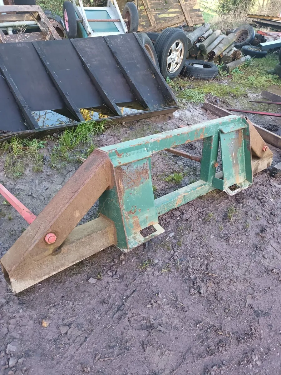 Double bale spike (skid steer brackets) - Image 2