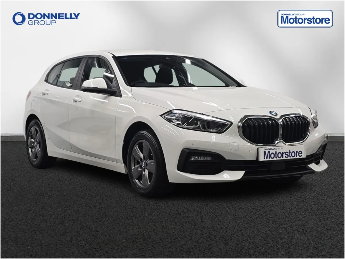 BMW 1 Series Diesel Hatchback SE - Image 1