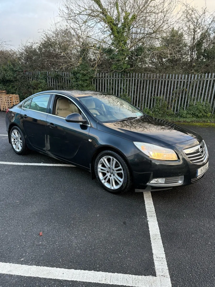 2011 Opel insignia 2.0D - Image 1