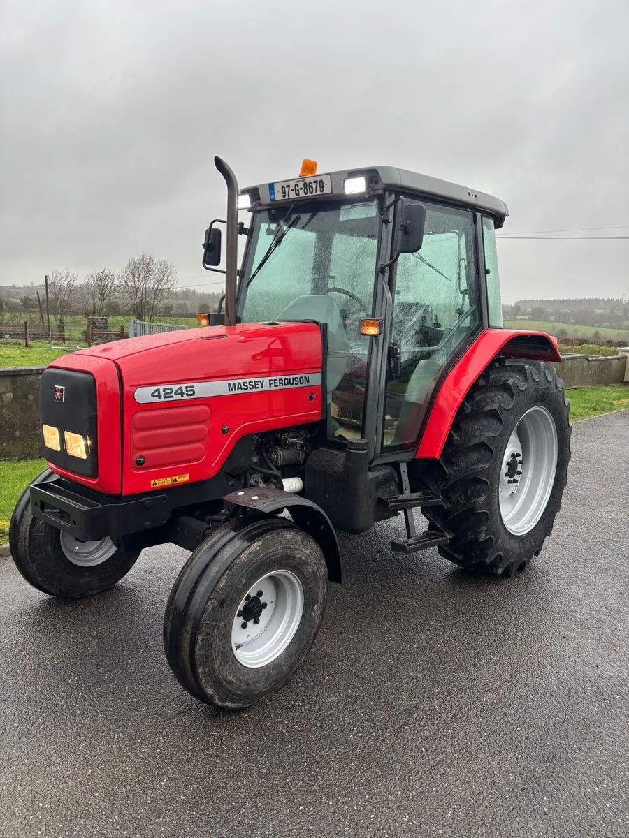 Massey Ferguson 4245 - Image 1