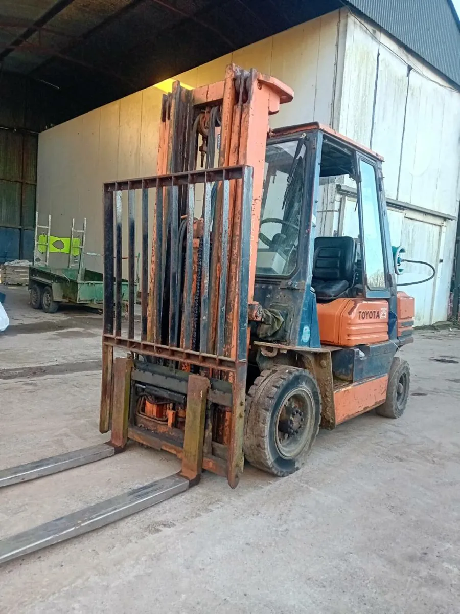 Toyota forklift - Image 2