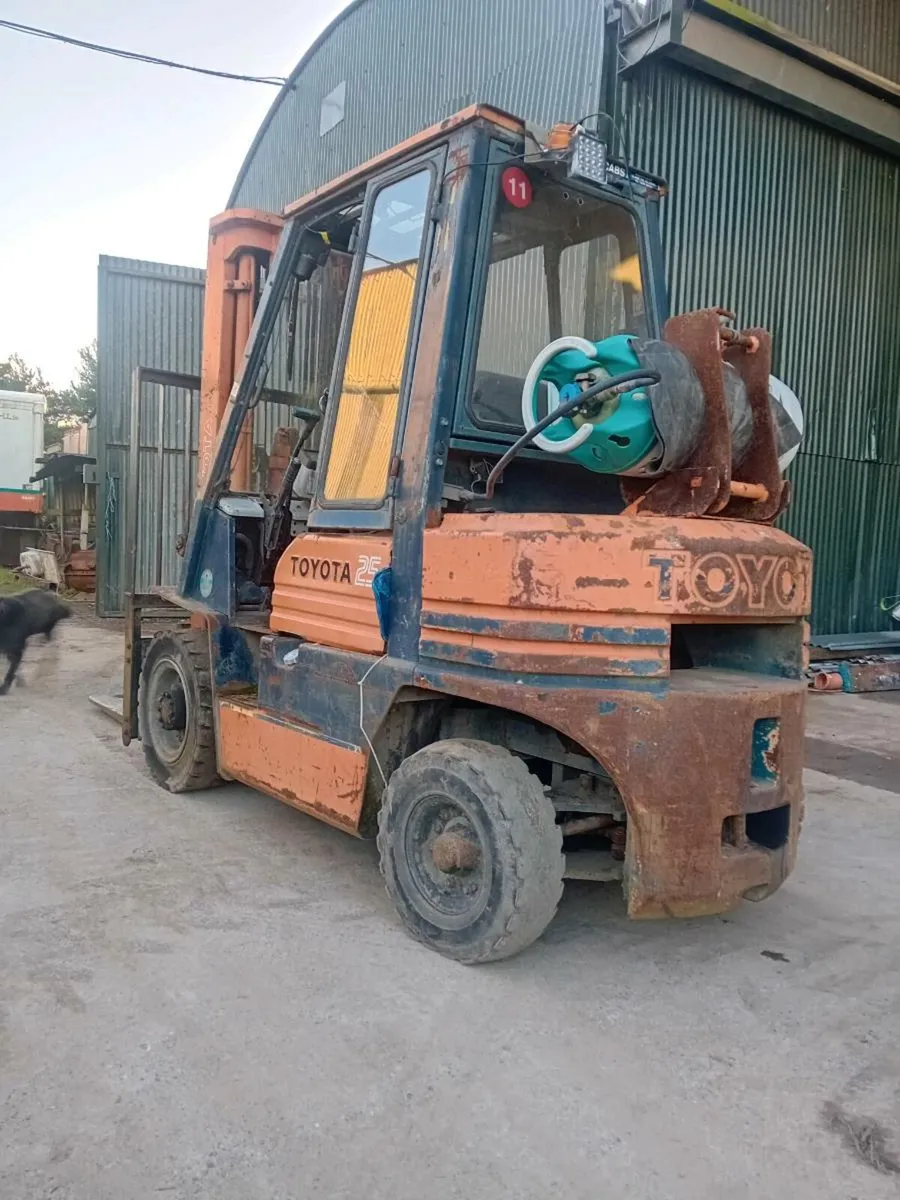 Toyota forklift - Image 3