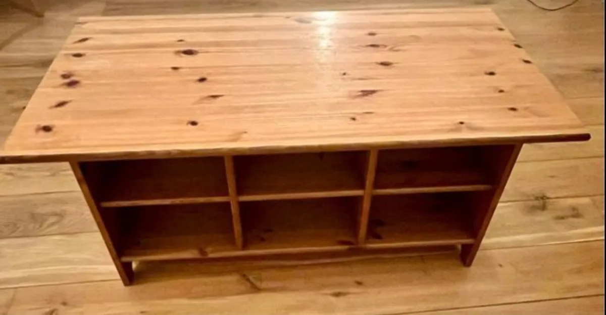 Solid wood coffee table - Image 1