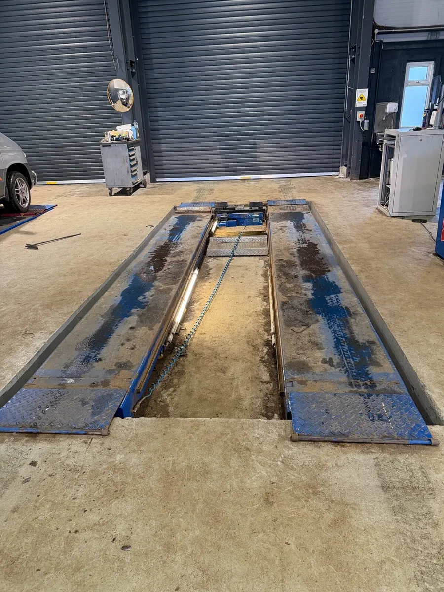 Maha scissors lift 3 phase - Image 4