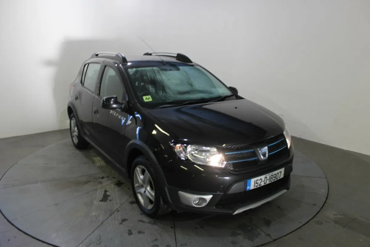 Dacia Sandero Stepway TCe 90 S&S SIGNATURE - Image 1