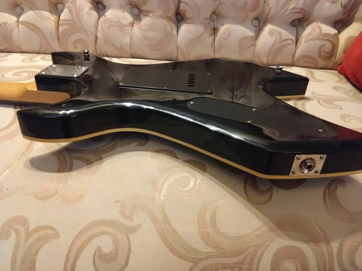 Preloved Wesley  Guitar - Image 3