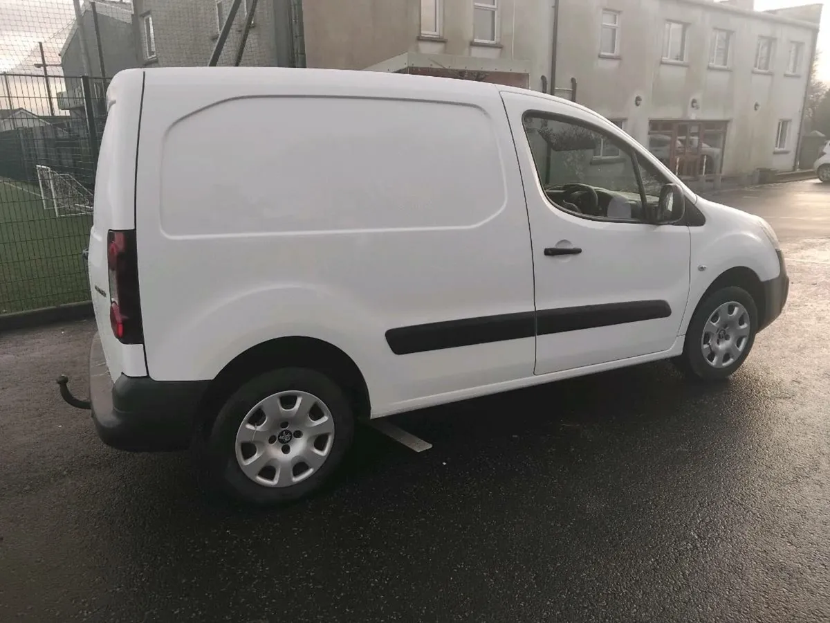 152 Peugeot Partner Clean Van - Image 2