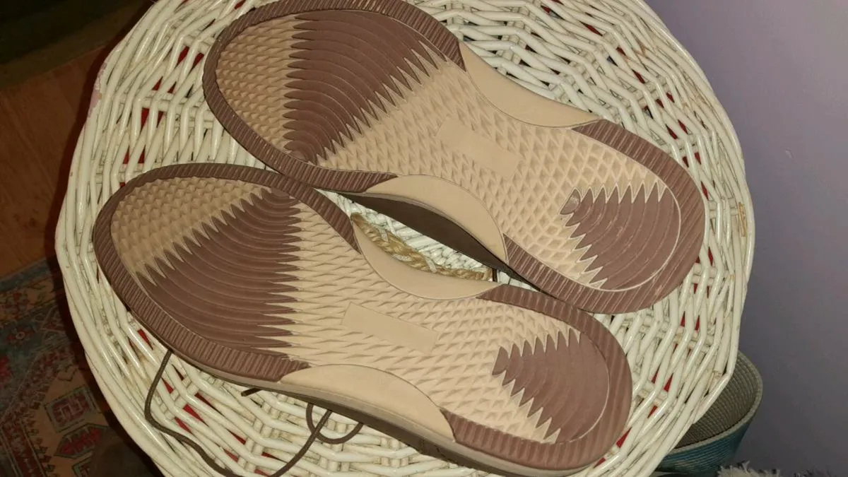 Men's shoe - Image 4