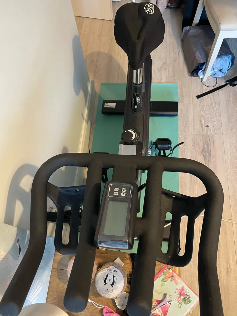 Hit Fitness G12 Indoor Cycling Bike - Image 3