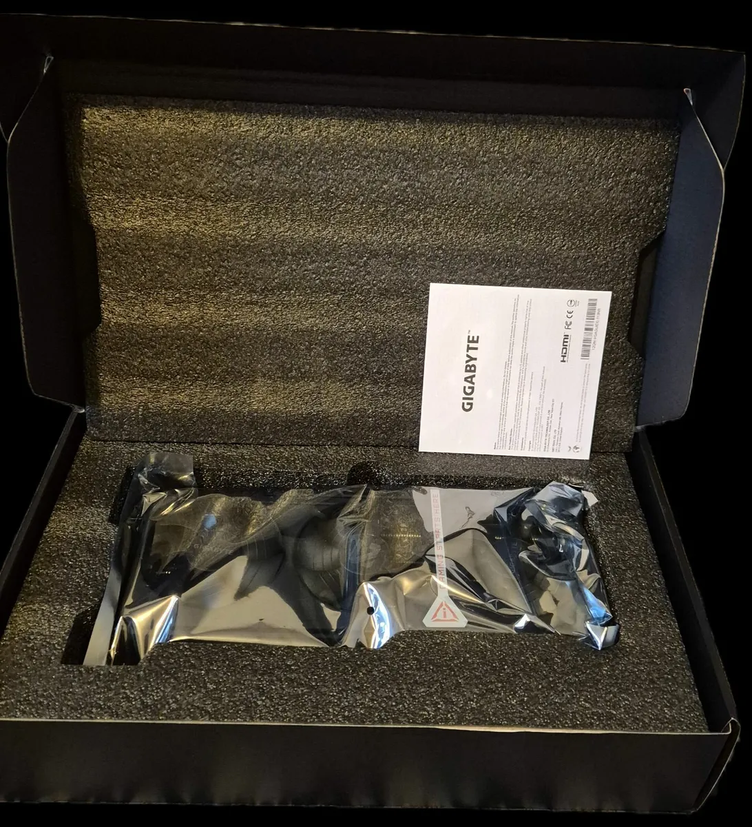 Brand new Gigabyte AMD Radeon Rx 9070 OC, 16GB - Image 3
