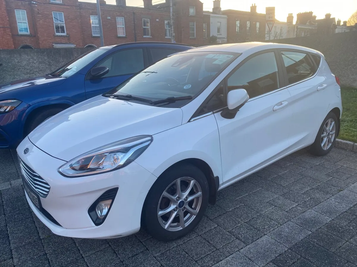 Ford Fiesta 2017 - Image 2