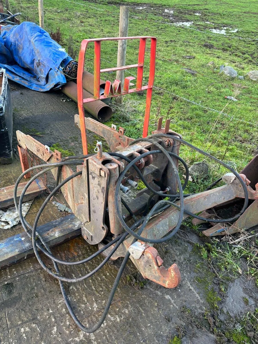 Massey Front linkage - Image 2