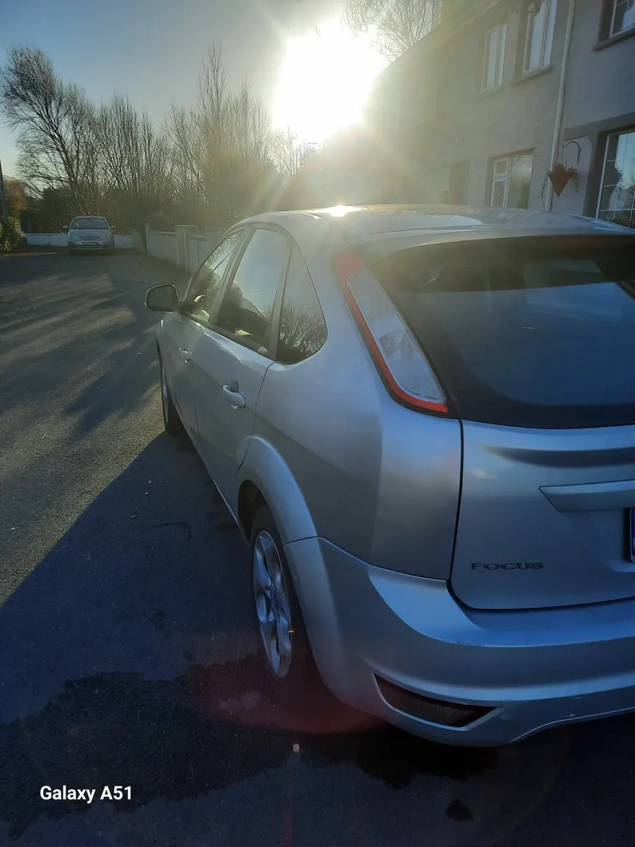 Ford Focus 2011 - Image 2
