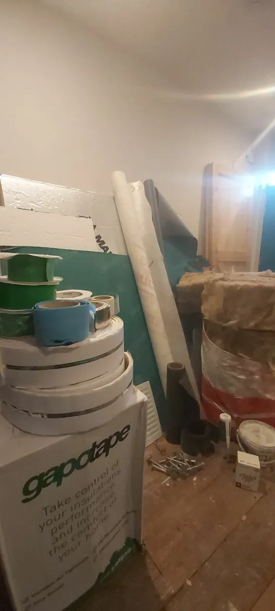 Assorted building materials - Image 1