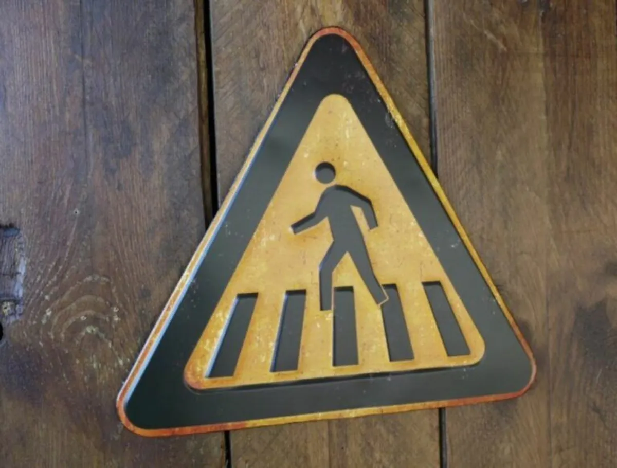 Crossing sign – D3273