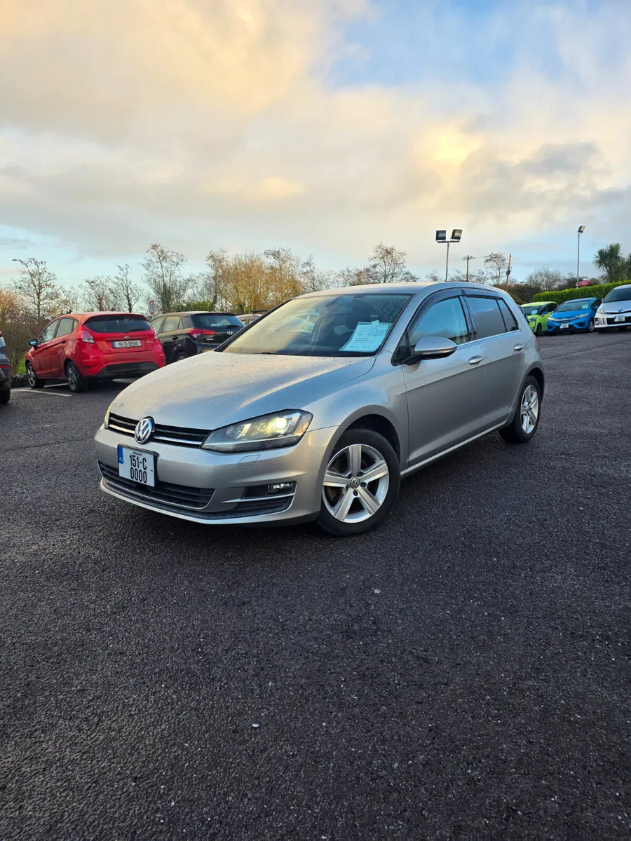 2015 Volkswagen Golf - Image 2