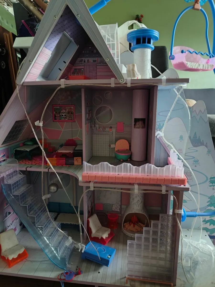 Lol Winter Ski Chalet Dolls house - Image 1