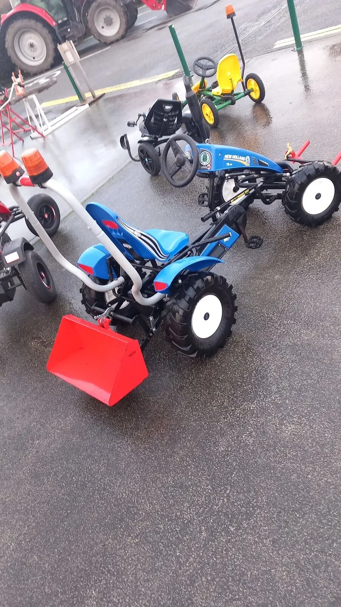 Pre Owned ~ Berg New Holland BFR, Fully Kitted Out - Image 4