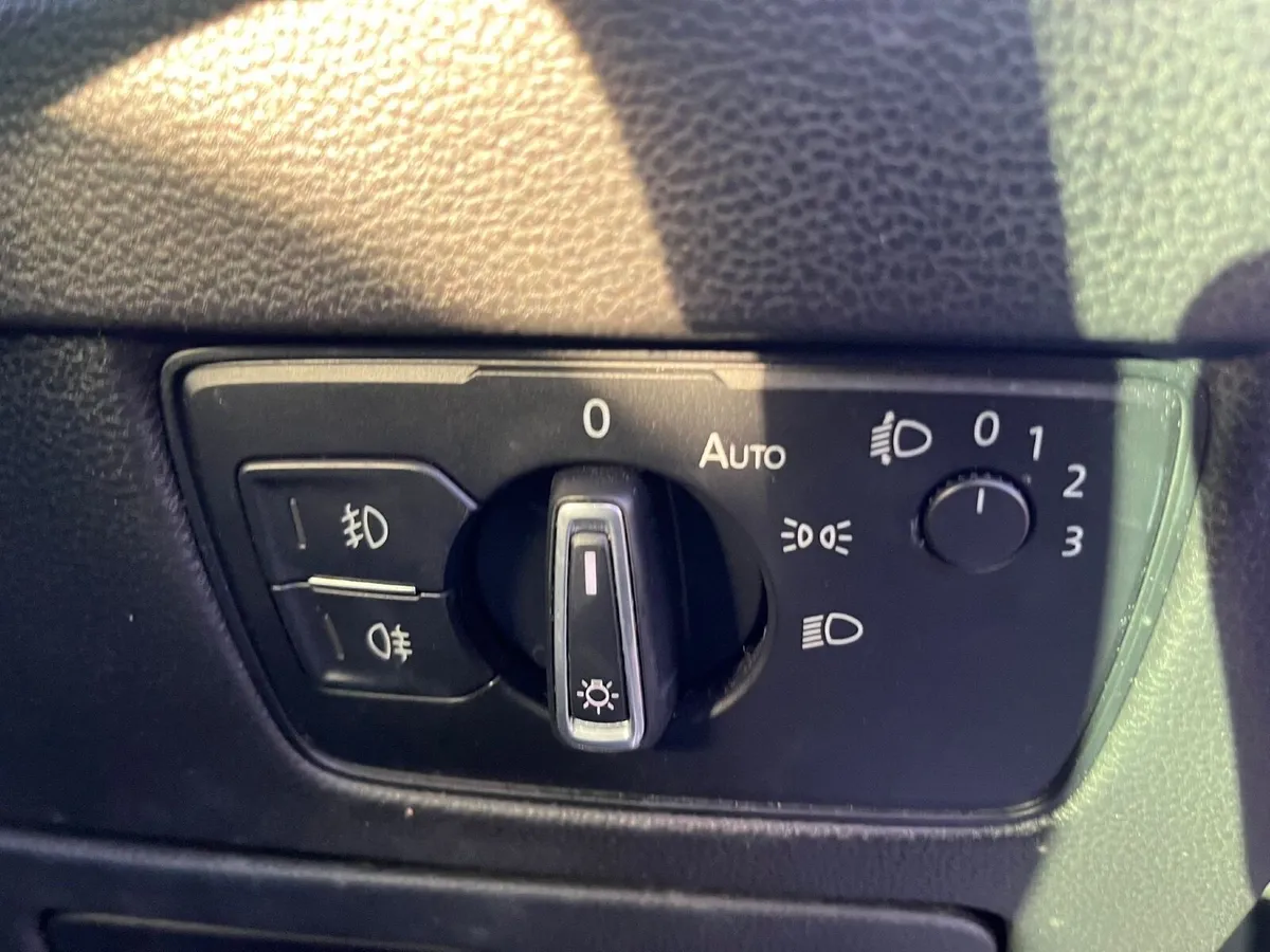 Volkswagen Passat 2015 - Image 3