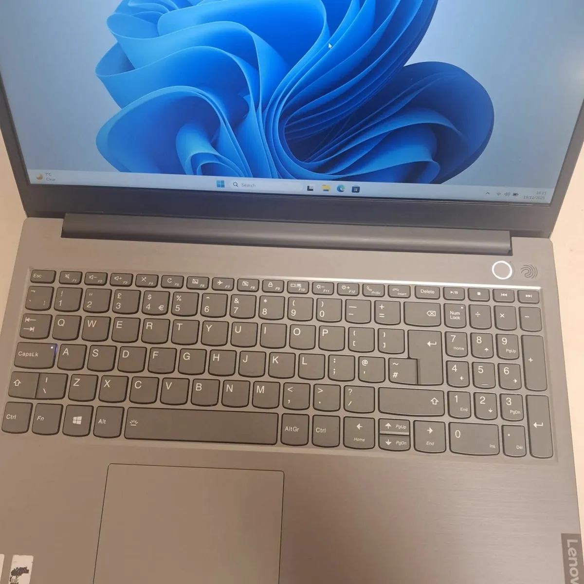 Lenovo ThinkBook 15 IIL | Intel i7 1065G7 | 16GB - Image 2