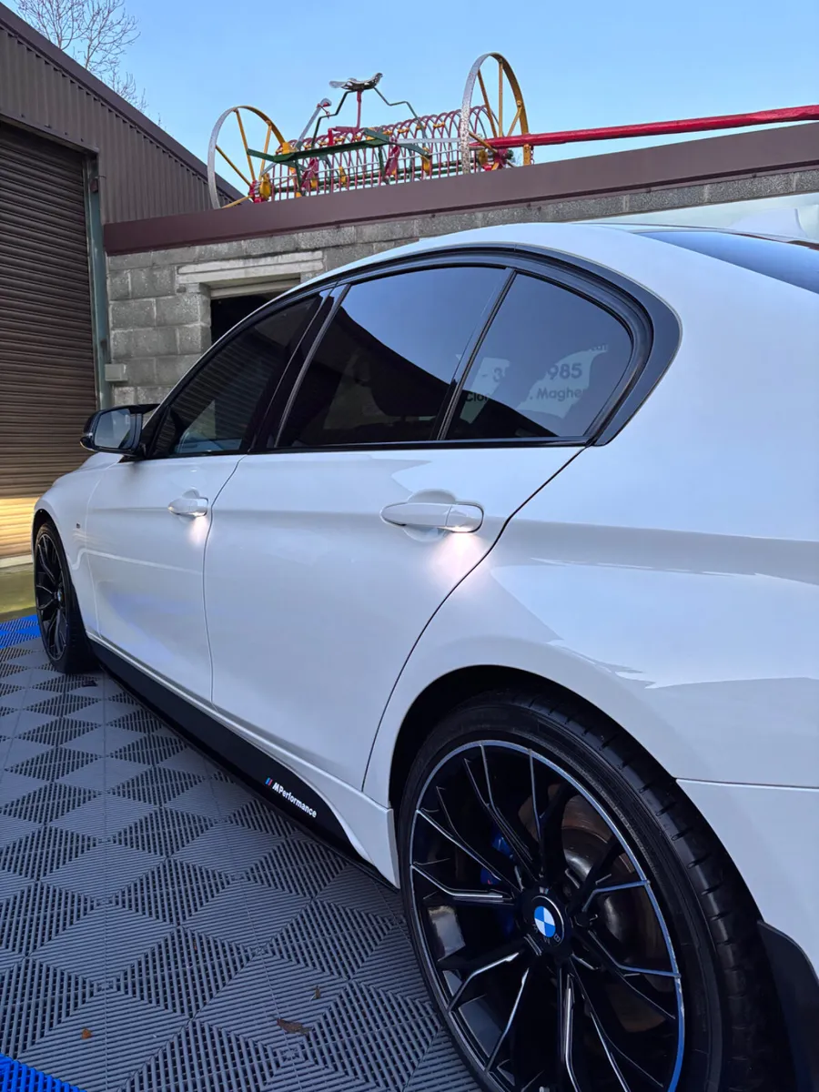 BMW 3-Series 2017 - Image 4