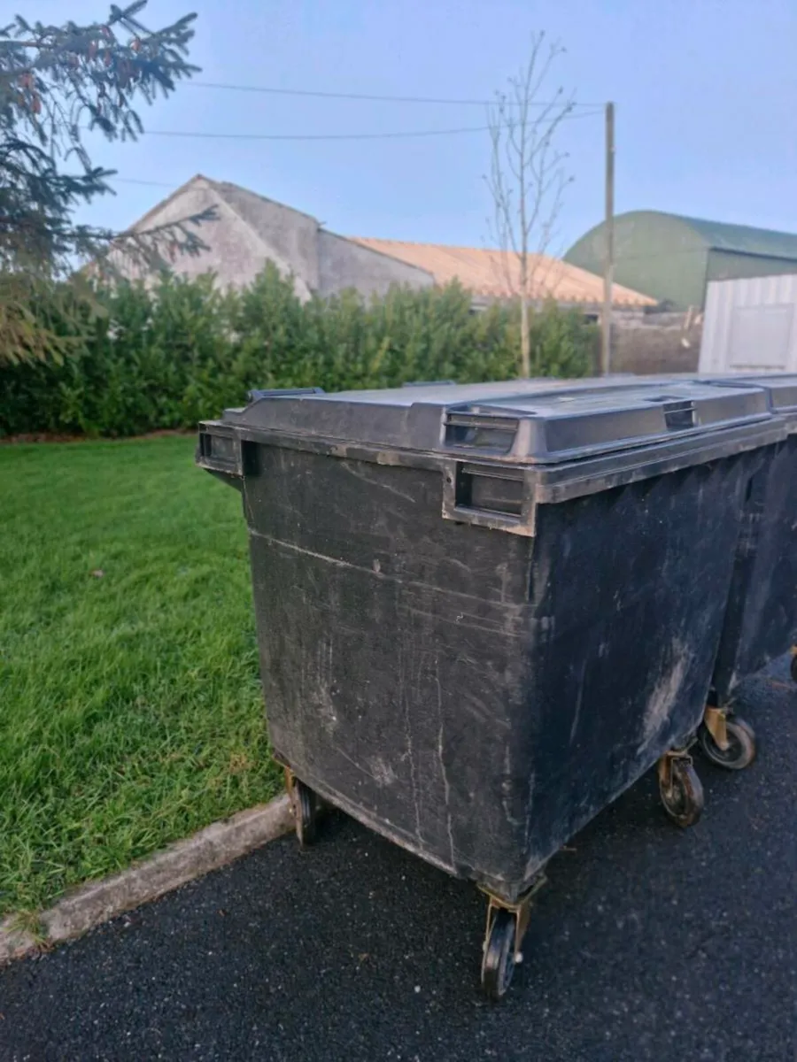 1100 litre wheelie bin (2 available) - Image 2