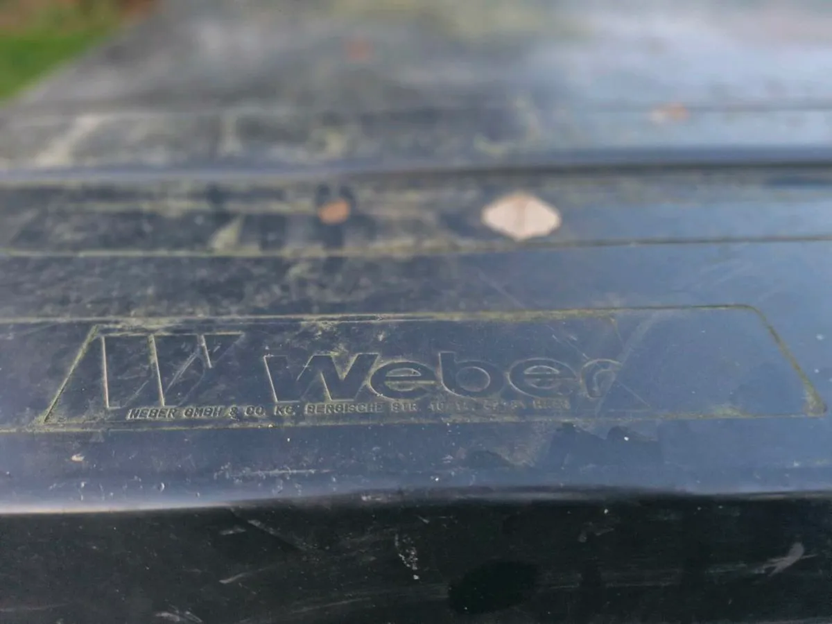 1100 litre wheelie bin (2 available) - Image 3