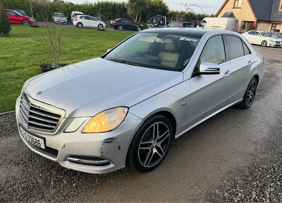 Mercedes E200 Automatic - Image 2